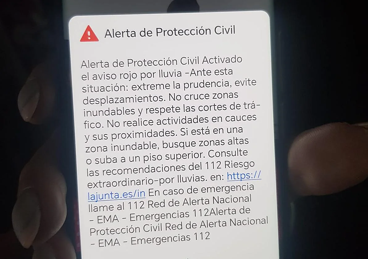 Vuelven las alertas Es-Alert a los móviles para avisar de las fuertes lluvias en Andalucía