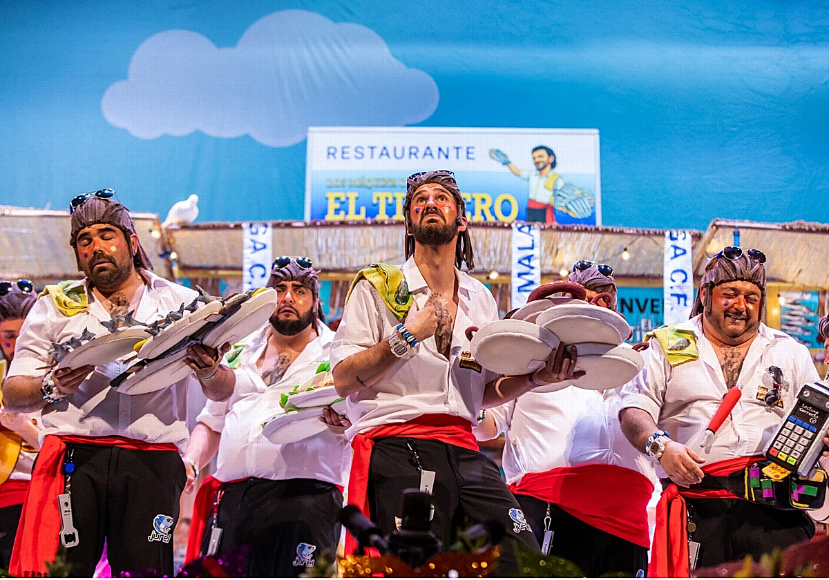 Noche de murgas con aroma malaguista durante la tercera semifinal