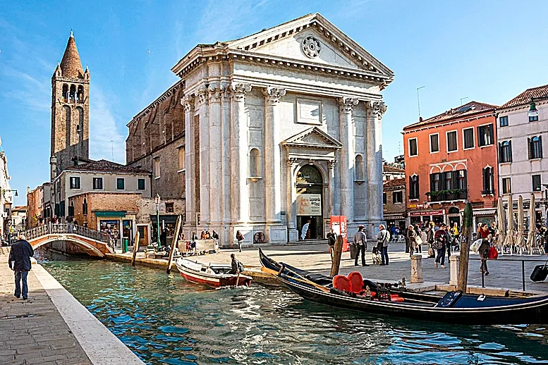 Por qué viajará a Burdeos y Venecia antes que a París y Roma este año