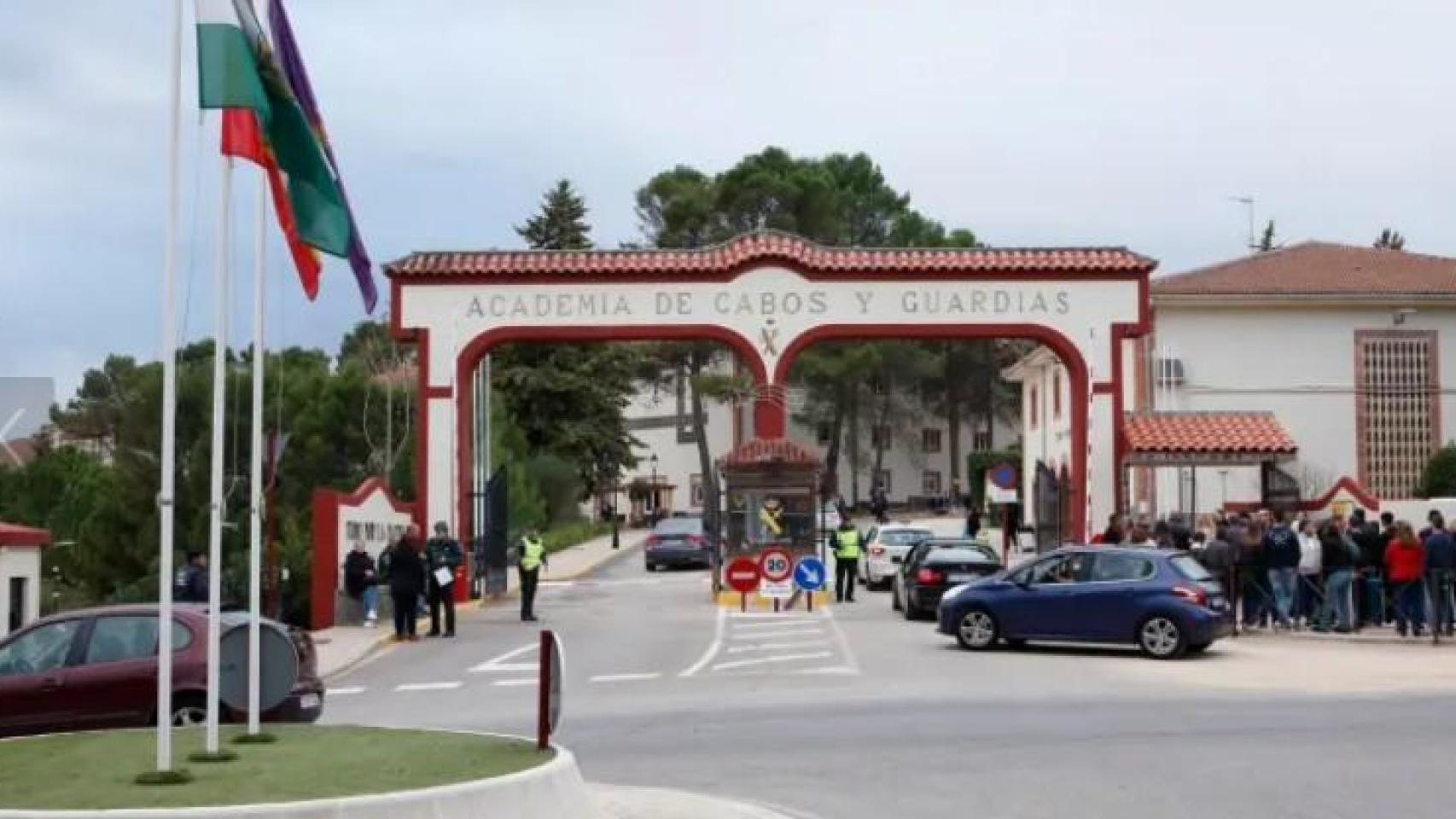 Los guardias civiles duermen con uniforme contra el frío y se duchan sin agua caliente en las academias de Baeza y Aranjuez