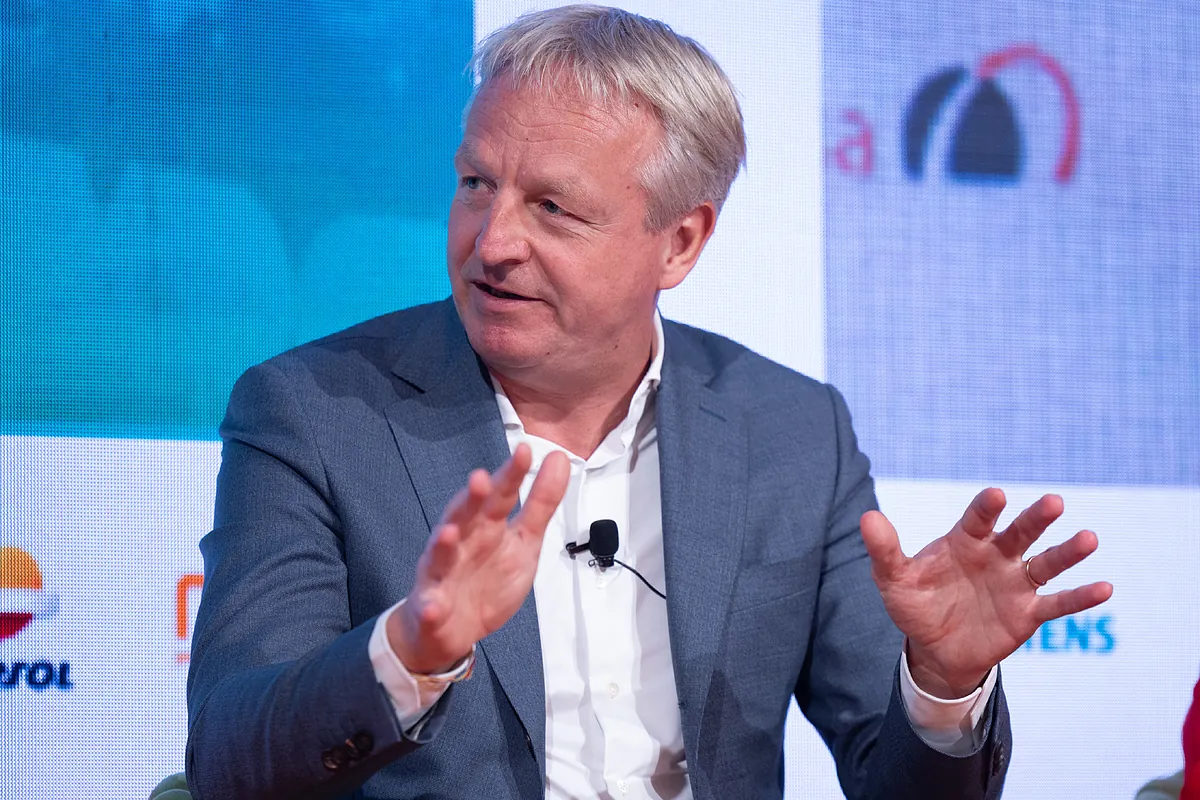 Moeve se alía a Mistral y abre la carrera de la IA en las energéticas