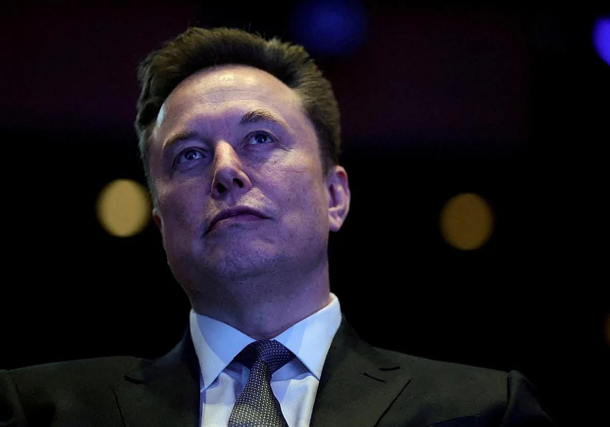 Musk se enzarza con el Gobierno a raíz del anuncio de prohibir las redes sociales a menores de 16 años