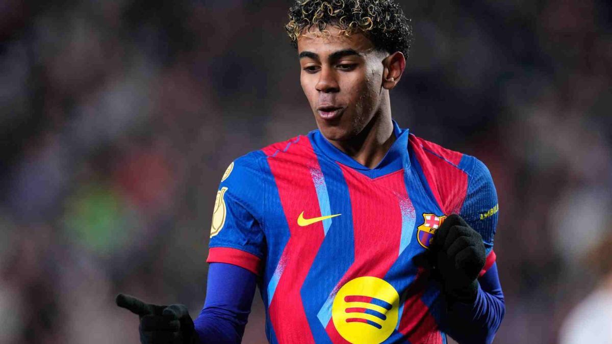 Lamine da el gran cambio<br>