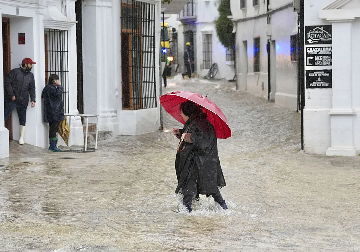 La Junta advierte de que el riesgo de inundaciones es máximo aunque amaine la lluvia