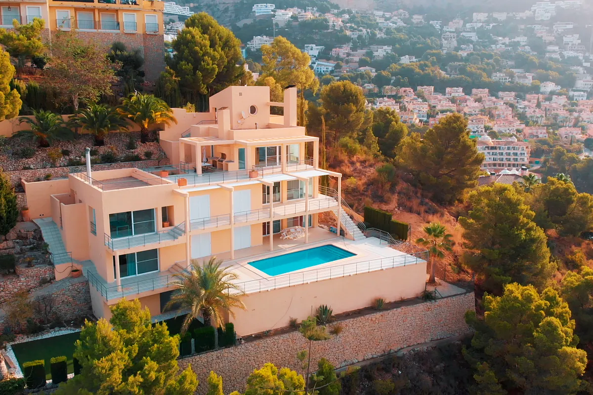 El precio de la vivienda se dispara un 12,8% en el tercer trimestre, su mayor alza en 18 años