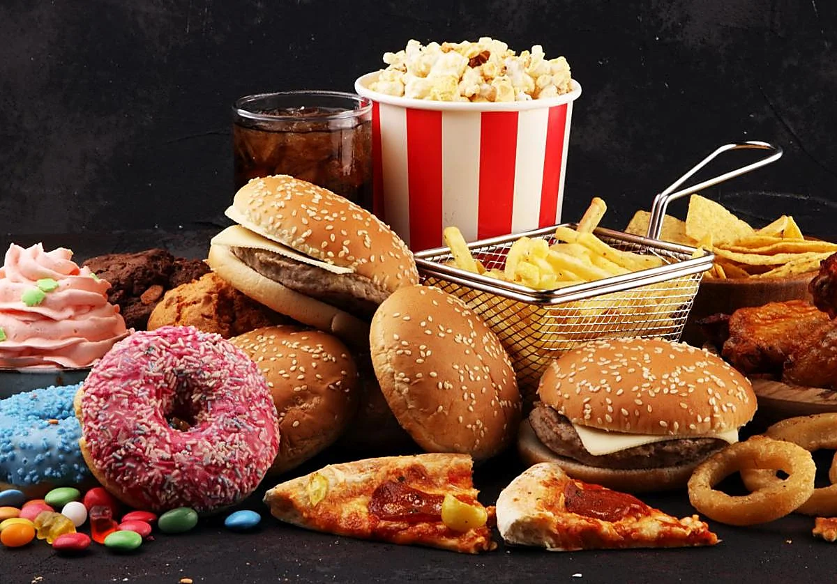 Así ha copiado la industria alimentaria a la del tabaco para engancharnos a la comida basura