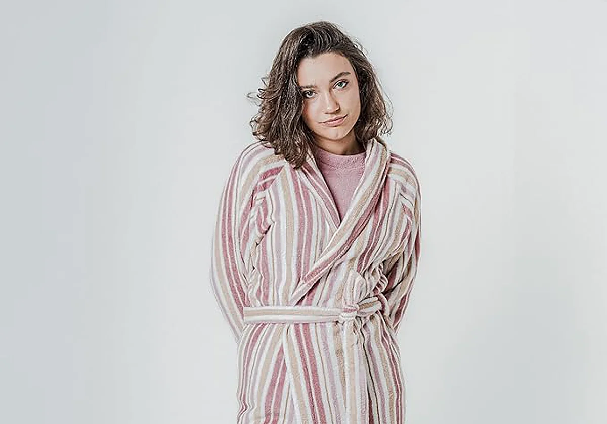 Estas batas de mujer son perfectas para no pasar frío y estar cómoda en casa