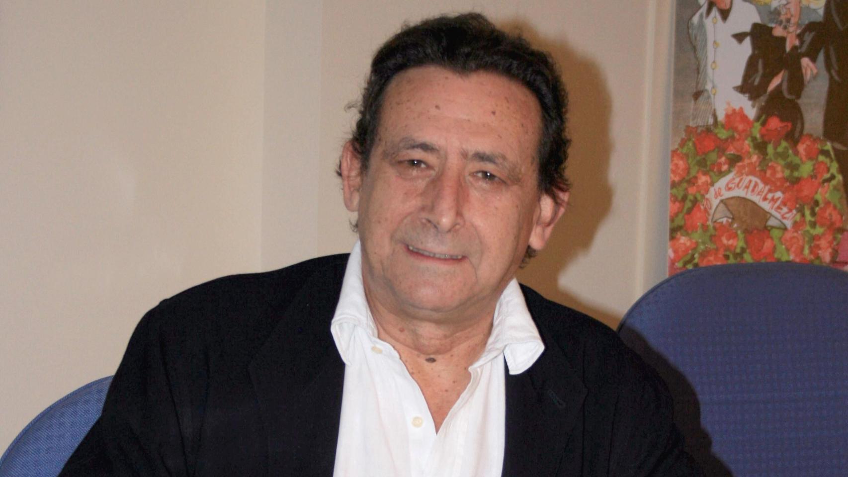 Muere Alfonso Ussía, periodista irreverente y escritor de la España satírica, a los 77 años