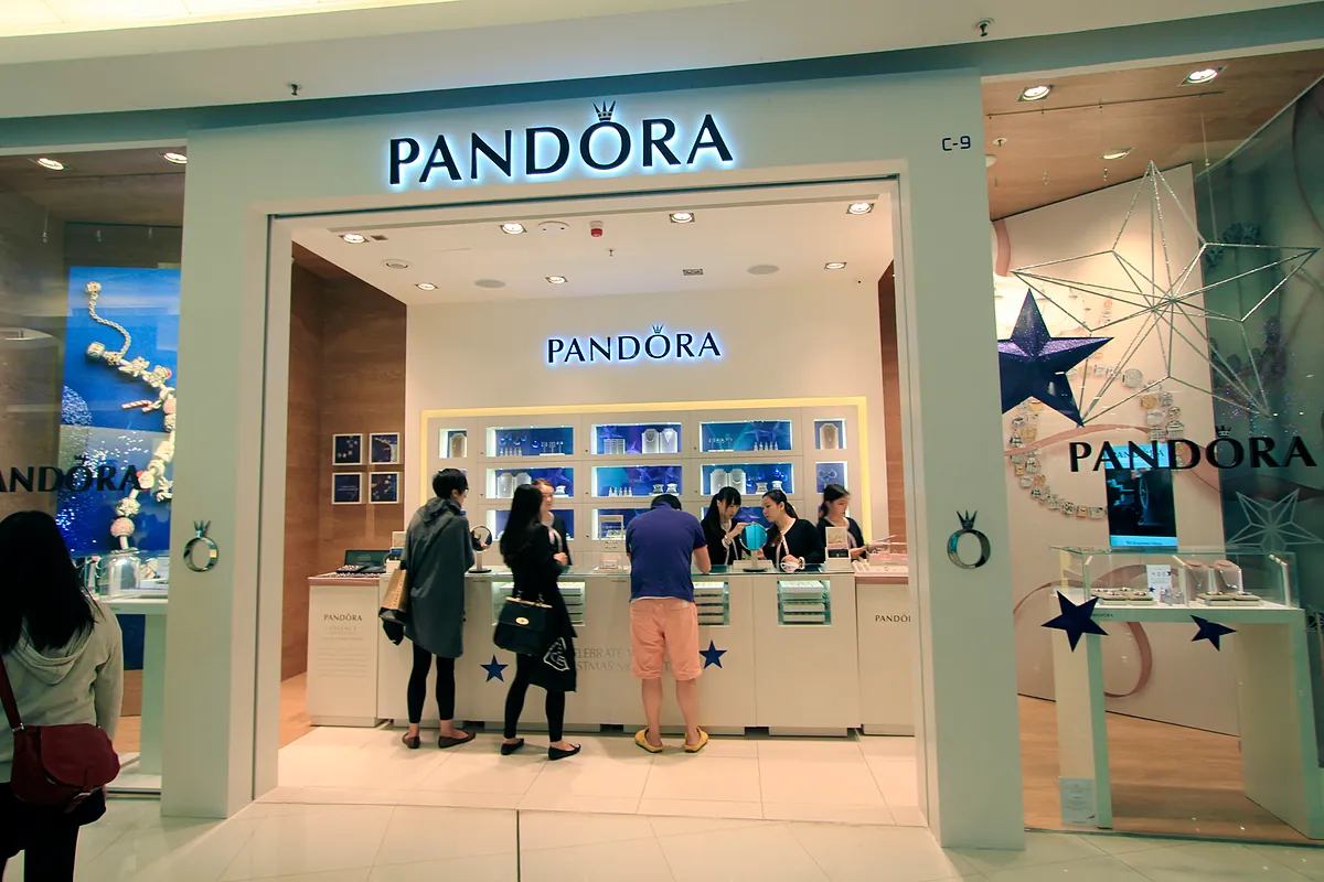 Pandora se pasará a las joyas de platino para desvincularse del precio de la plata
