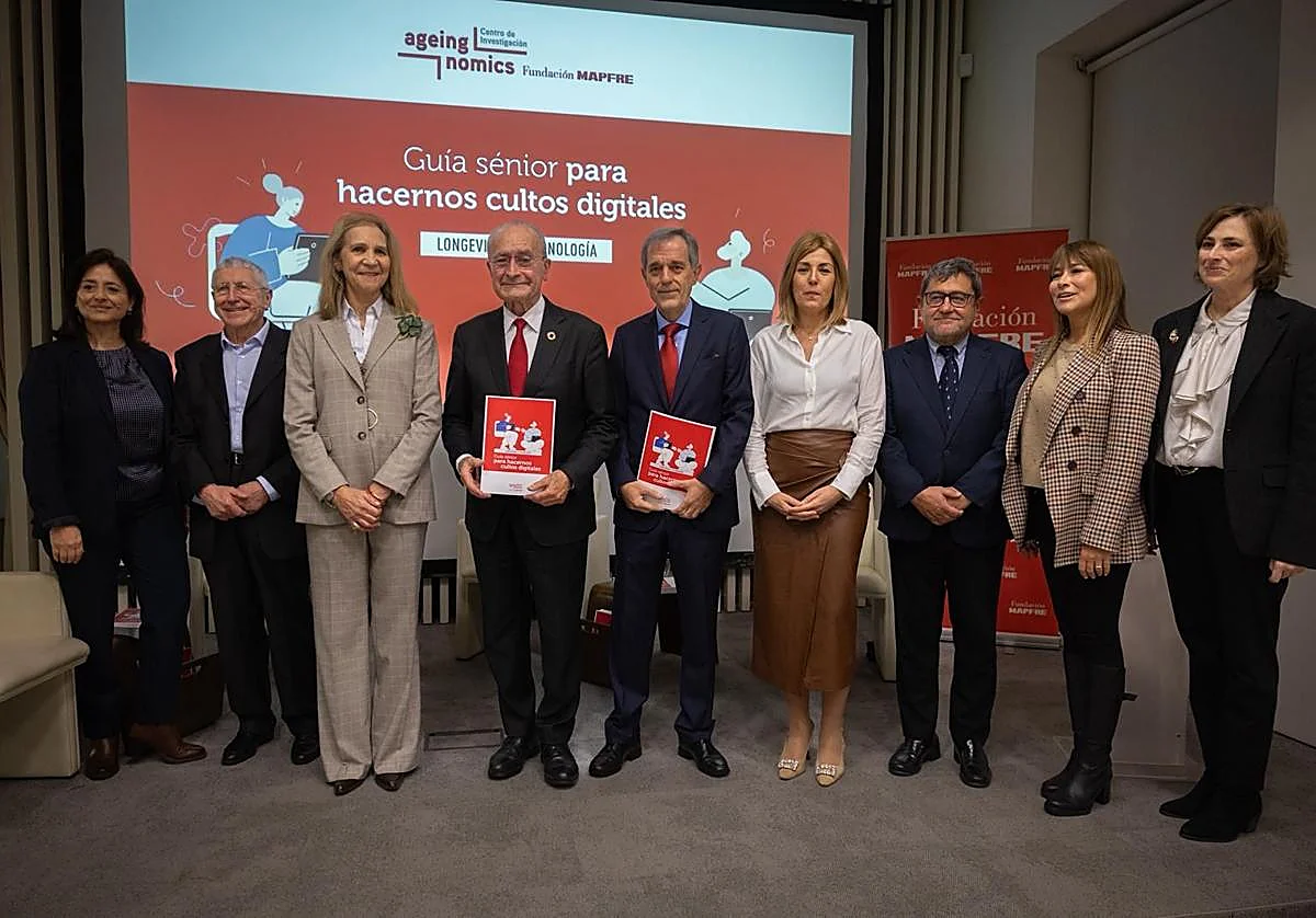 Elena de Borbón: «Francisco de la Torre es el ejemplo del potencial del colectivo senior de seguir contribuyendo a nuestra sociedad»