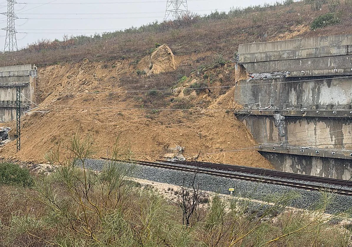 Malaga further delays return to high-speed trains after landslide