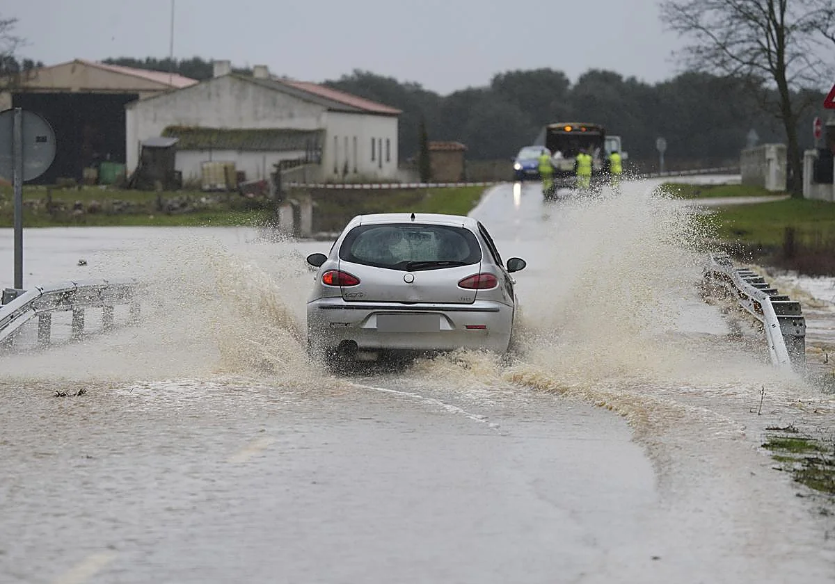 Consulta el mapa de la DGT con las carreteras cortadas por la borrasca Leonardo