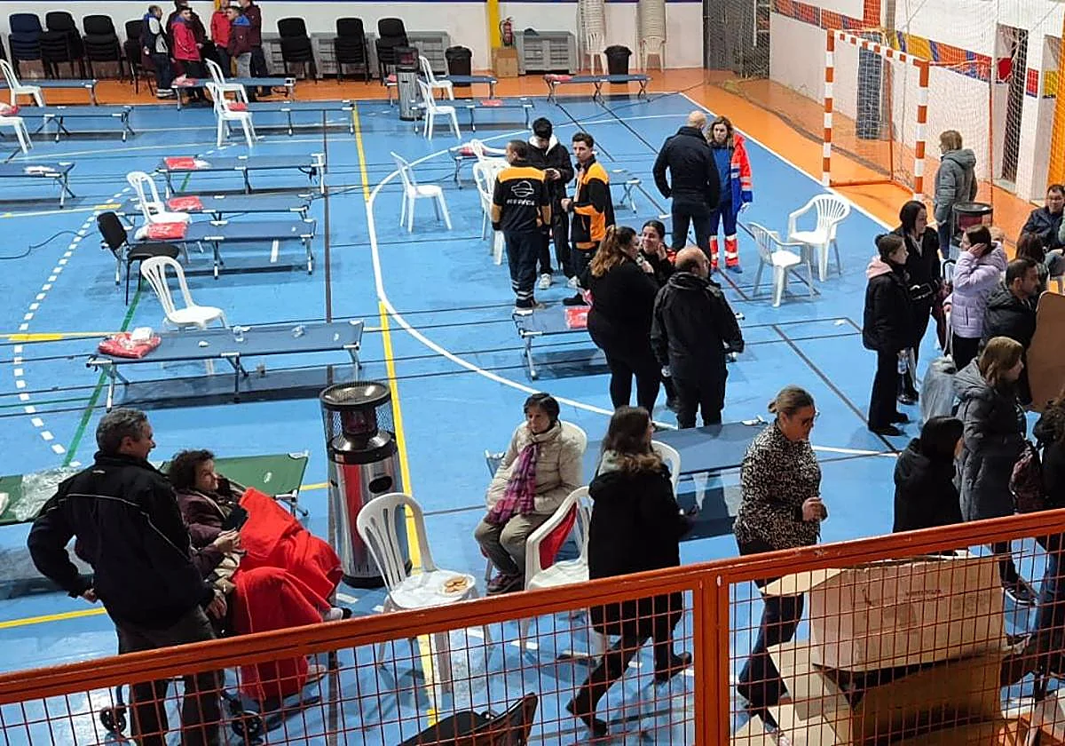 Los vecinos de Grazalema trasladados a Ronda, reubicados en hoteles y alojamientos de la zona