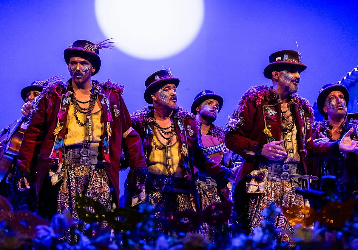 Buscavidas y carnavaleros ochenteros ponen el broche de oro a la última semifinal