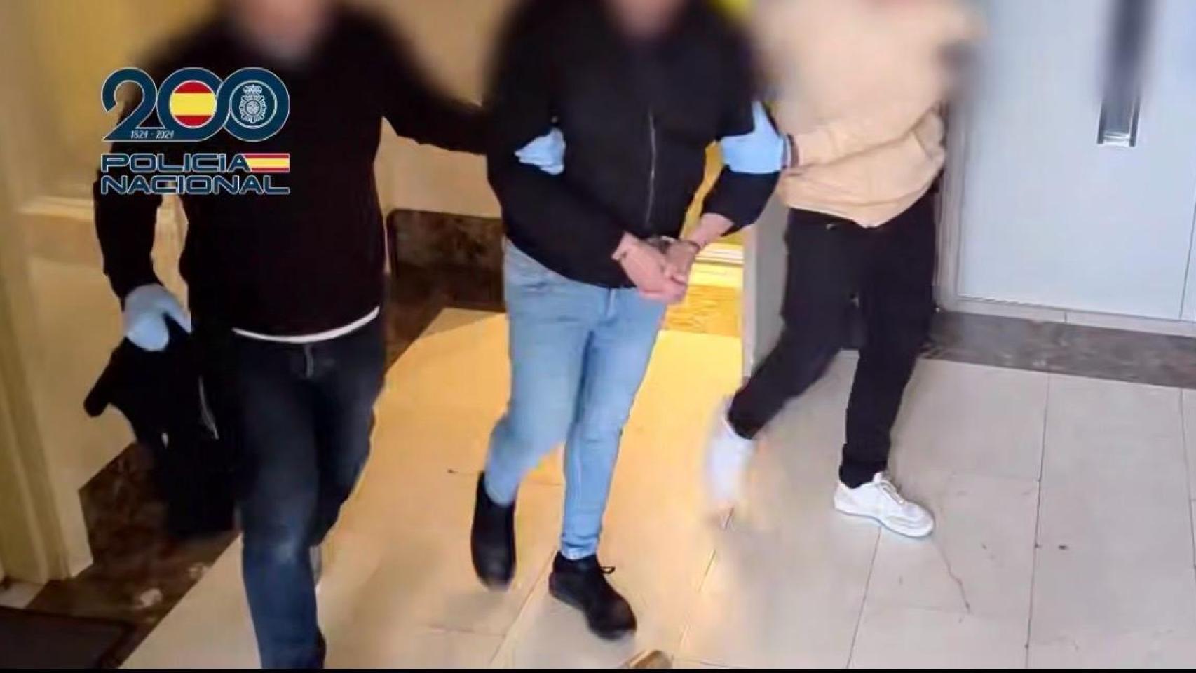 Detenido un padre que retransmitía en directo abusos sexuales sobre su hija menor para obtener monedas virtuales