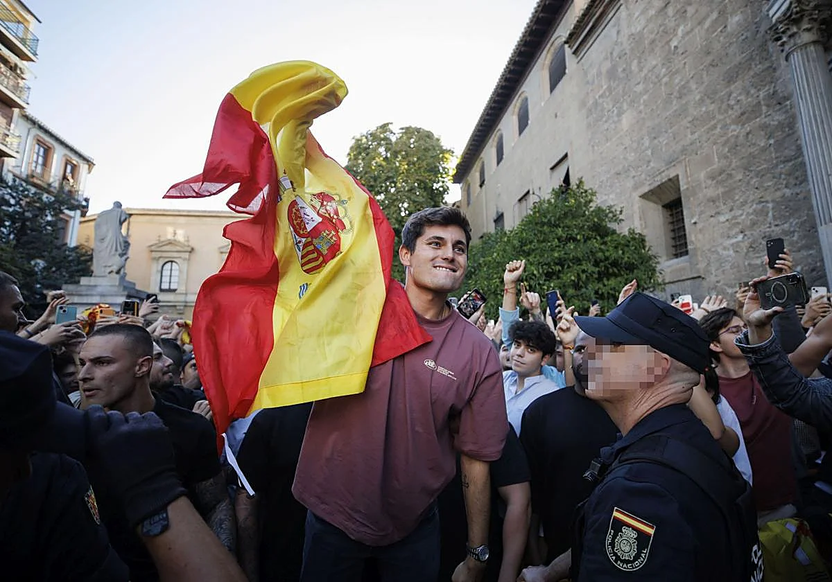 El PP ficha para su cierre de campaña en Aragón al activista Vito Quiles