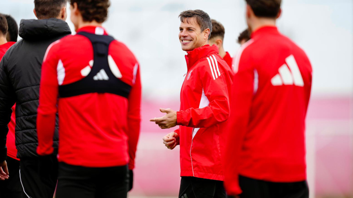 Azpilicueta, Gudelj y Nianzou, en la lista para el partido frente el Girona