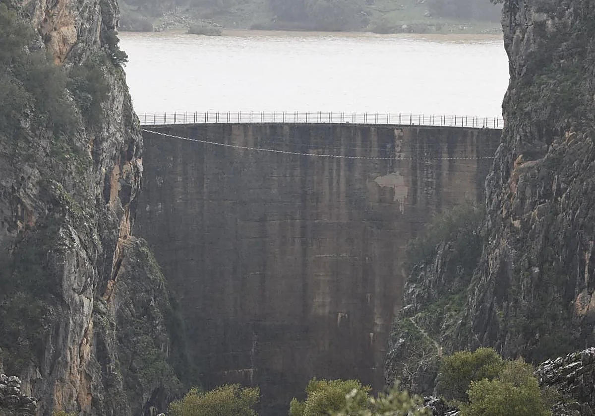 La Junta, sobre la presa de los Caballeros en Montejaque: «La única posibilidad prevista es un eventual rebase controlado»