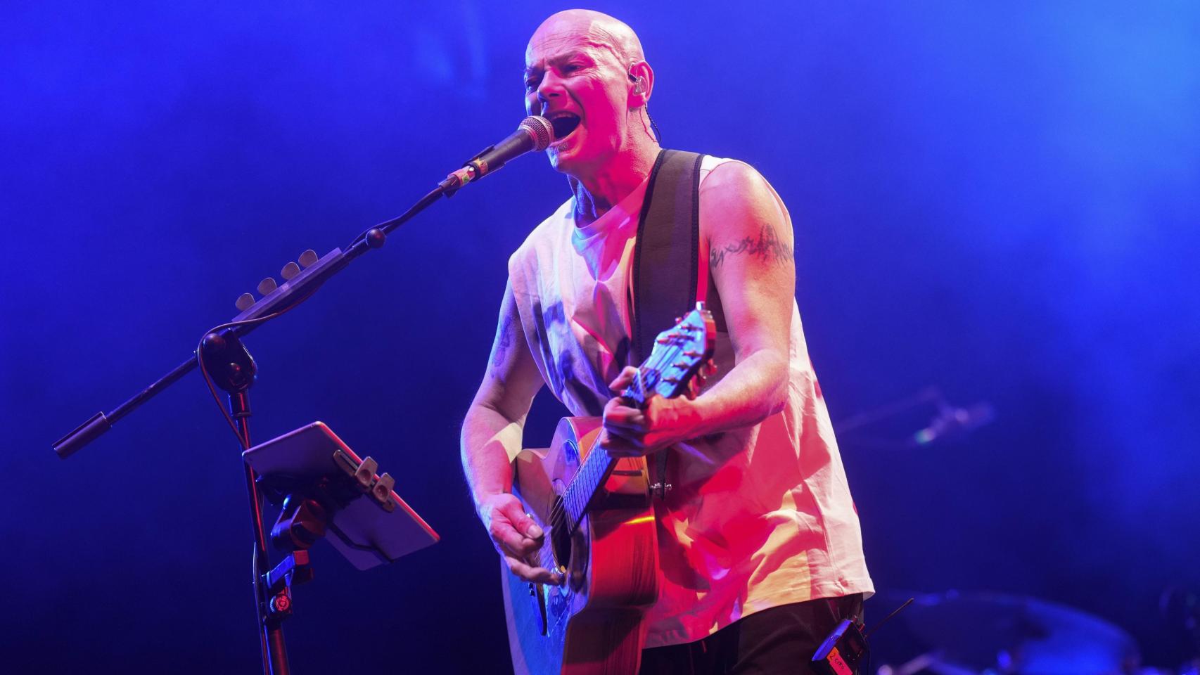 Celtas Cortos apela al buen rollo y la reivindicación en el Movistar Arena de Madrid: un aquelarre popular