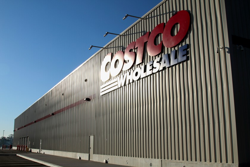 Costco ha llegado a España en plena recesión de los hipermercados. Tiene un as en la manga: venta online en el día