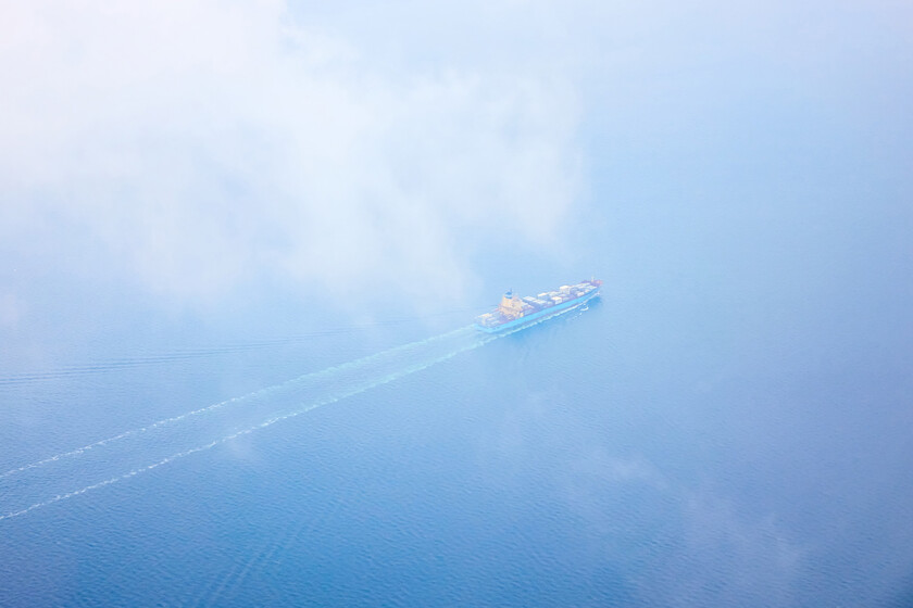 Los barcos de la "flota fantasma" petrolera apagan sus GPS para no ser detectados. Malasia va a cazarlos con drones