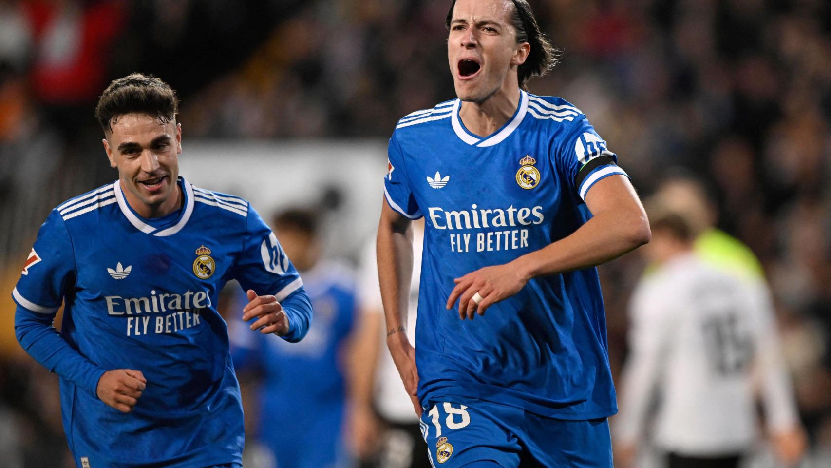 Carreras acude al rescate de un gris Real Madrid en Mestalla para aguantar el tirón de la pelea por el liderato en La Liga