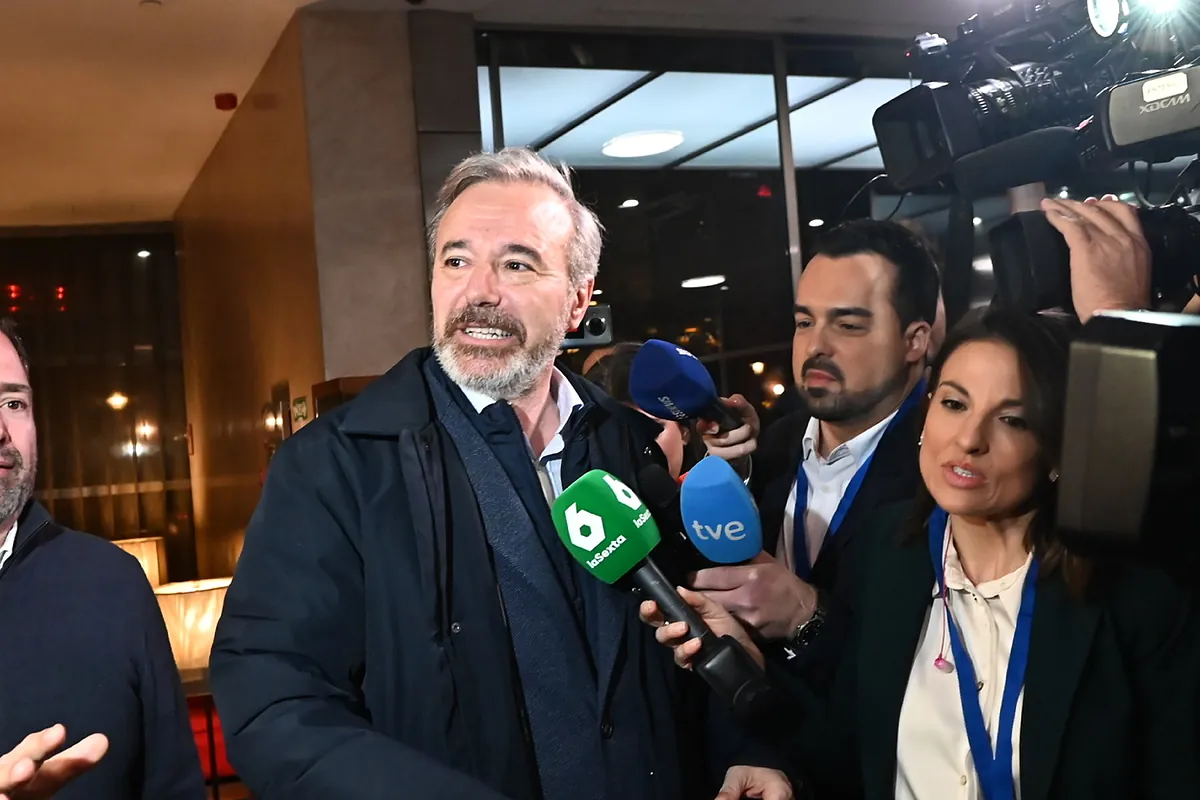 Jorge Azcón (PP): "Hoy desde Aragón decimos también tic, tac, tic, tac, el sanchismo se acaba"