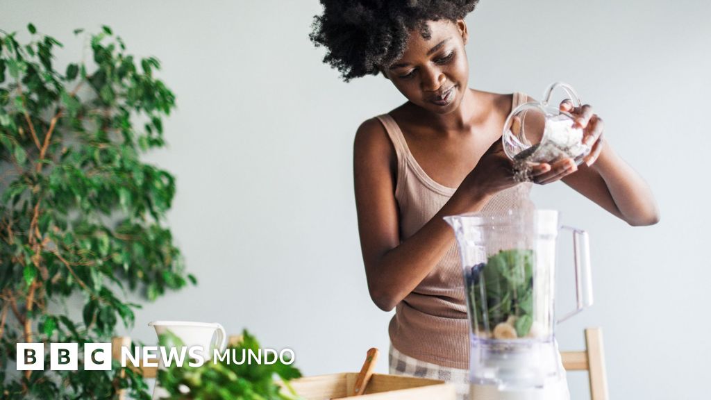 Caldo de huesos, chía o kombucha: ¿funcionan realmente los alimentos "virales" para mejorar la salud de tu intestino?