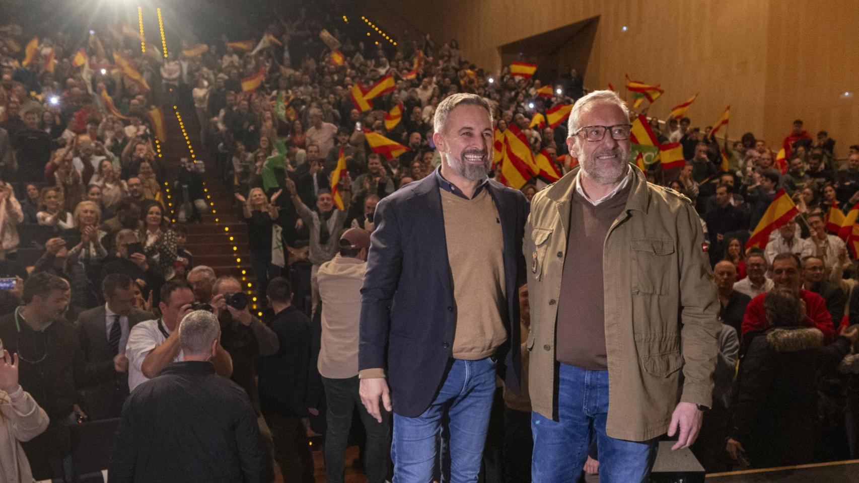Abascal tiende la mano al PP para un acuerdo en Aragón si hay un “cambio de rumbo político y dejan la estafa”