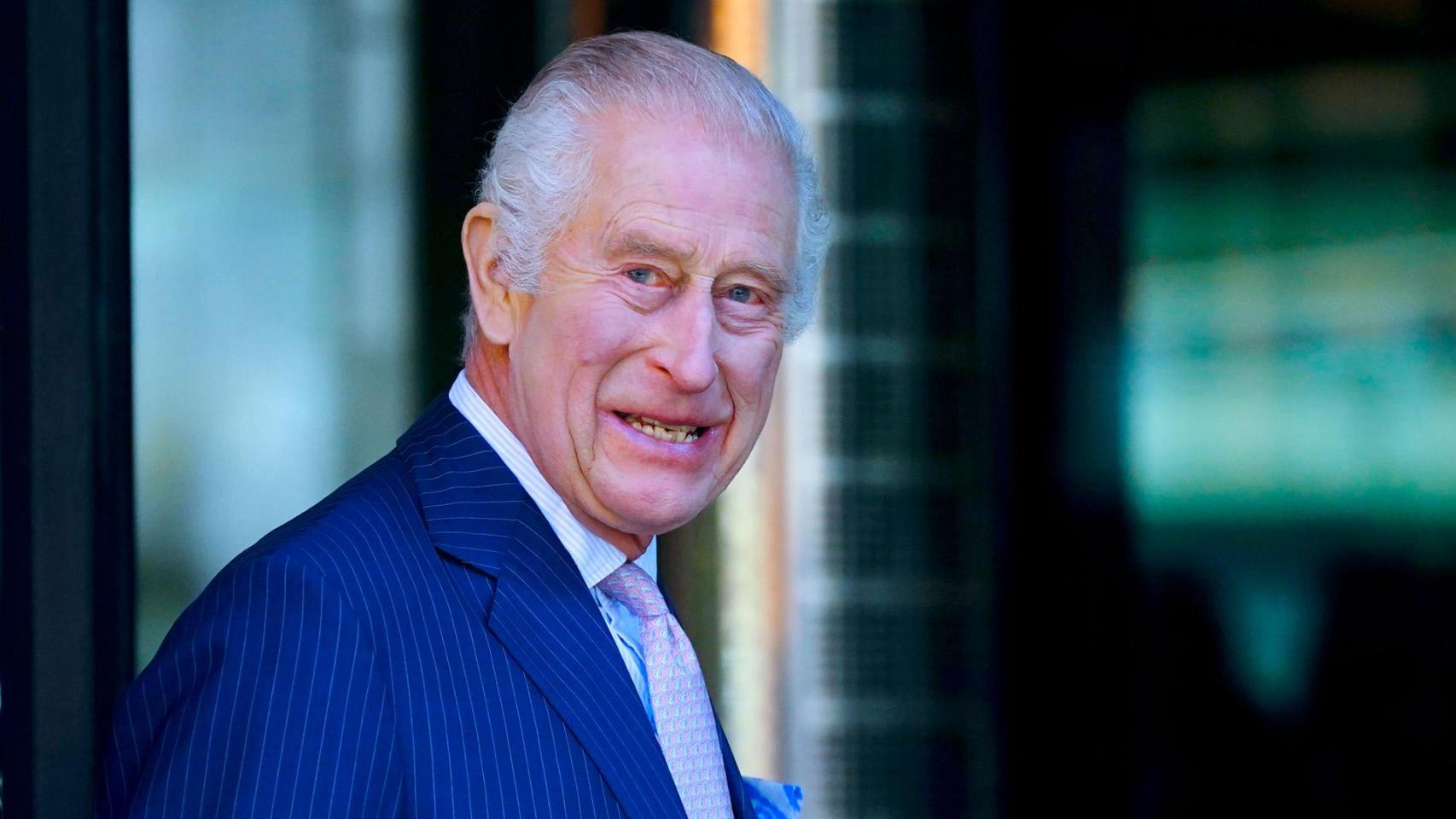 Carlos III se muestra dispuesto a colaborar con la policía en la investigación sobre su hermano Andrés por el 'caso Epstein'