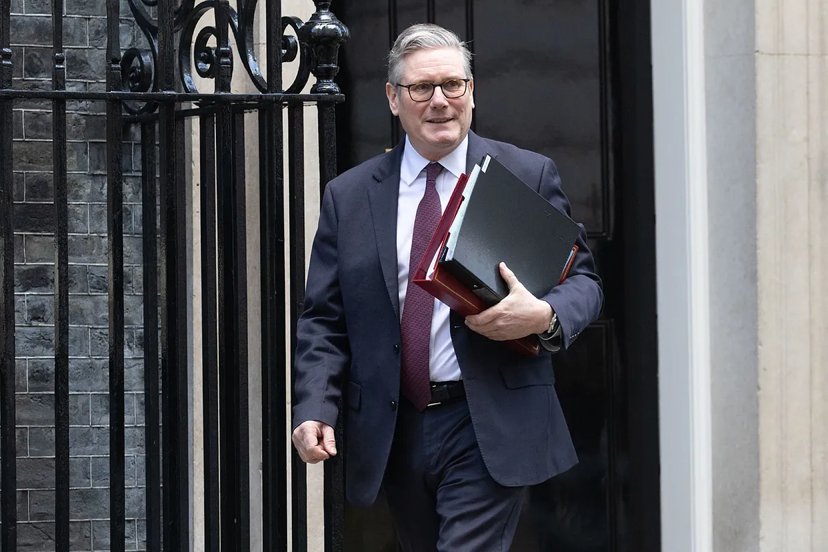 Starmer afirma no estar "dispuesto" a dimitir como primer ministro pese a las presiones internas
