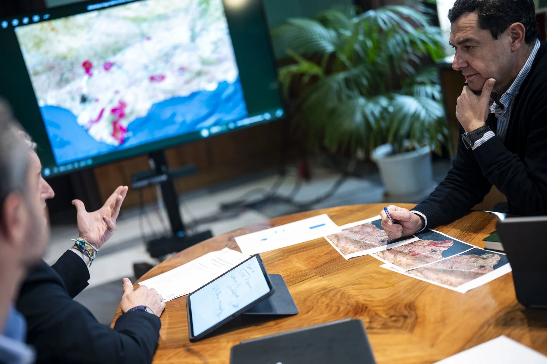 Andalucía trabaja ya en un plan de reconstrucción y promete no escatimar recursos