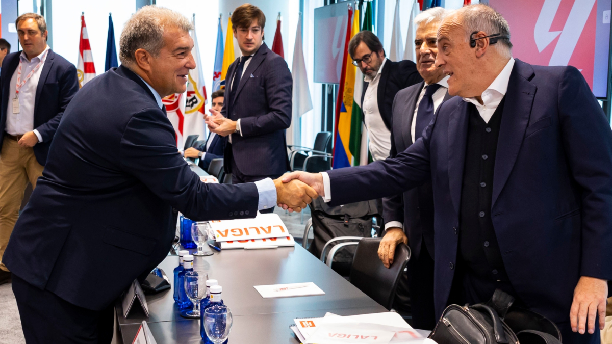 Laporta echa un capote a Tebas