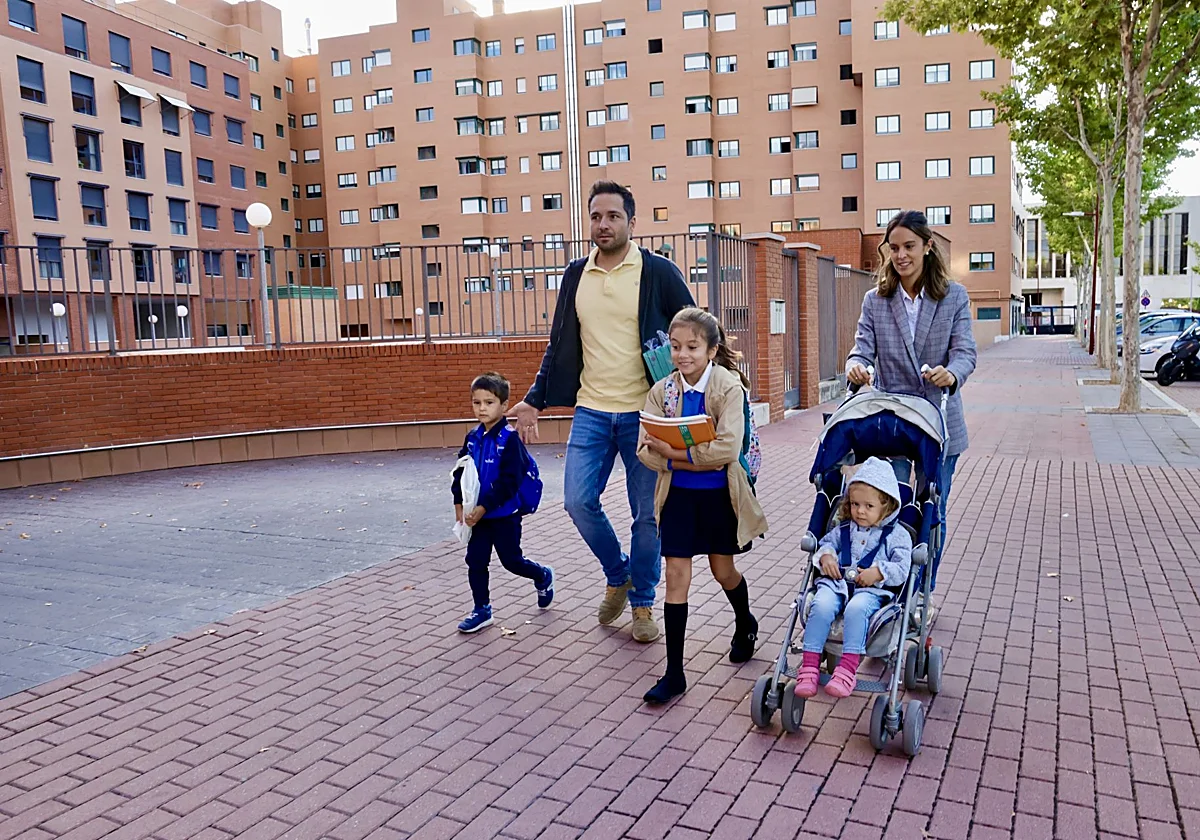 Todas las familias de España podrán cobrar 200 euros mensuales por cada hijo menor de edad