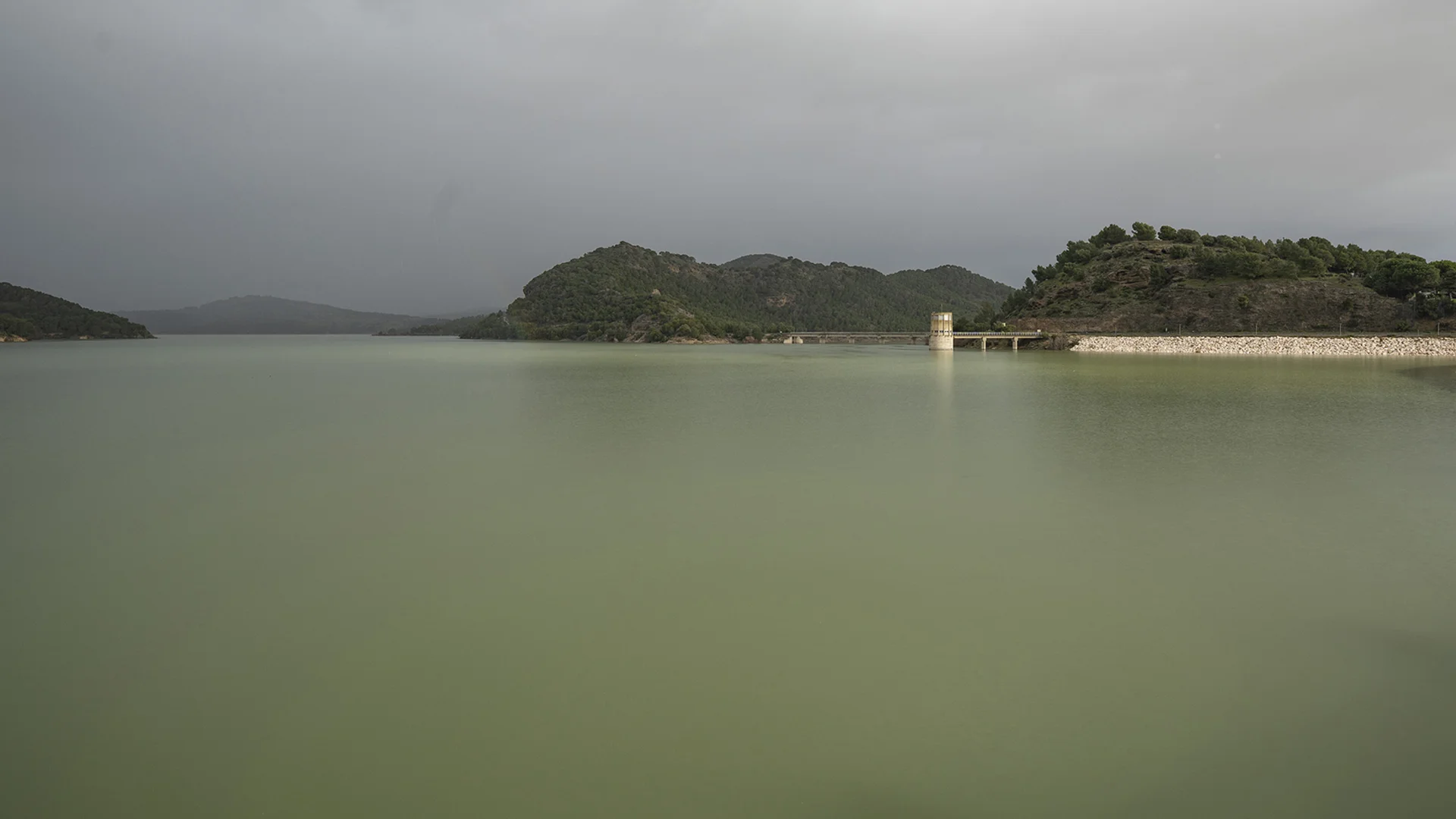 Malaga's Guadalhorce reservoirs, full for the first time in 13 years: stunning before and after pictures