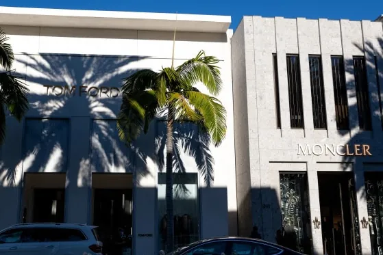 Hermès se revela como la compradora de los dos locales más caros de Beverly Hills por 400 millones