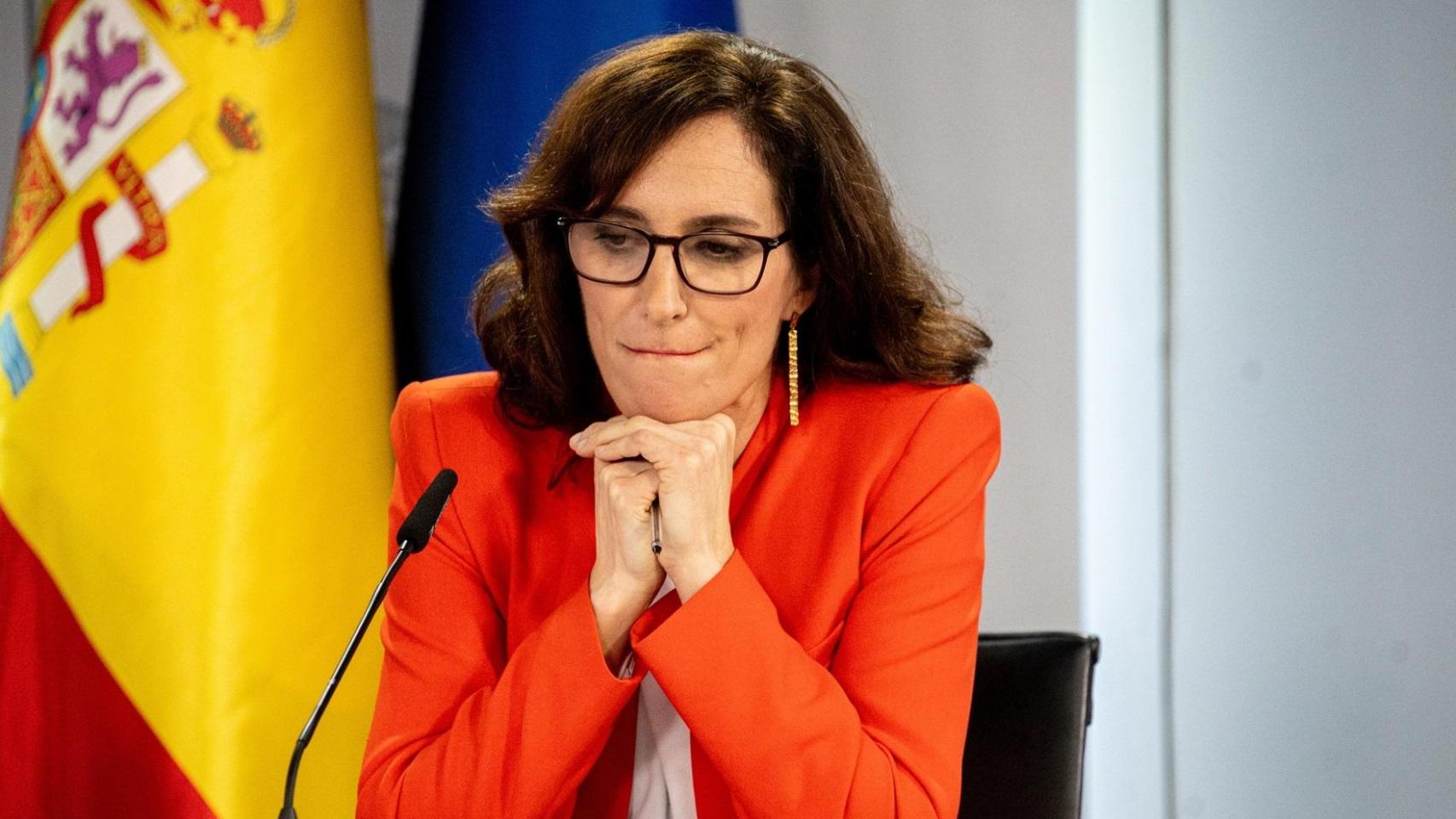 El ‘hachazo’ a la sanidad privada de García tropieza con las competencias de las CCAA y el bienestar de los pacientes