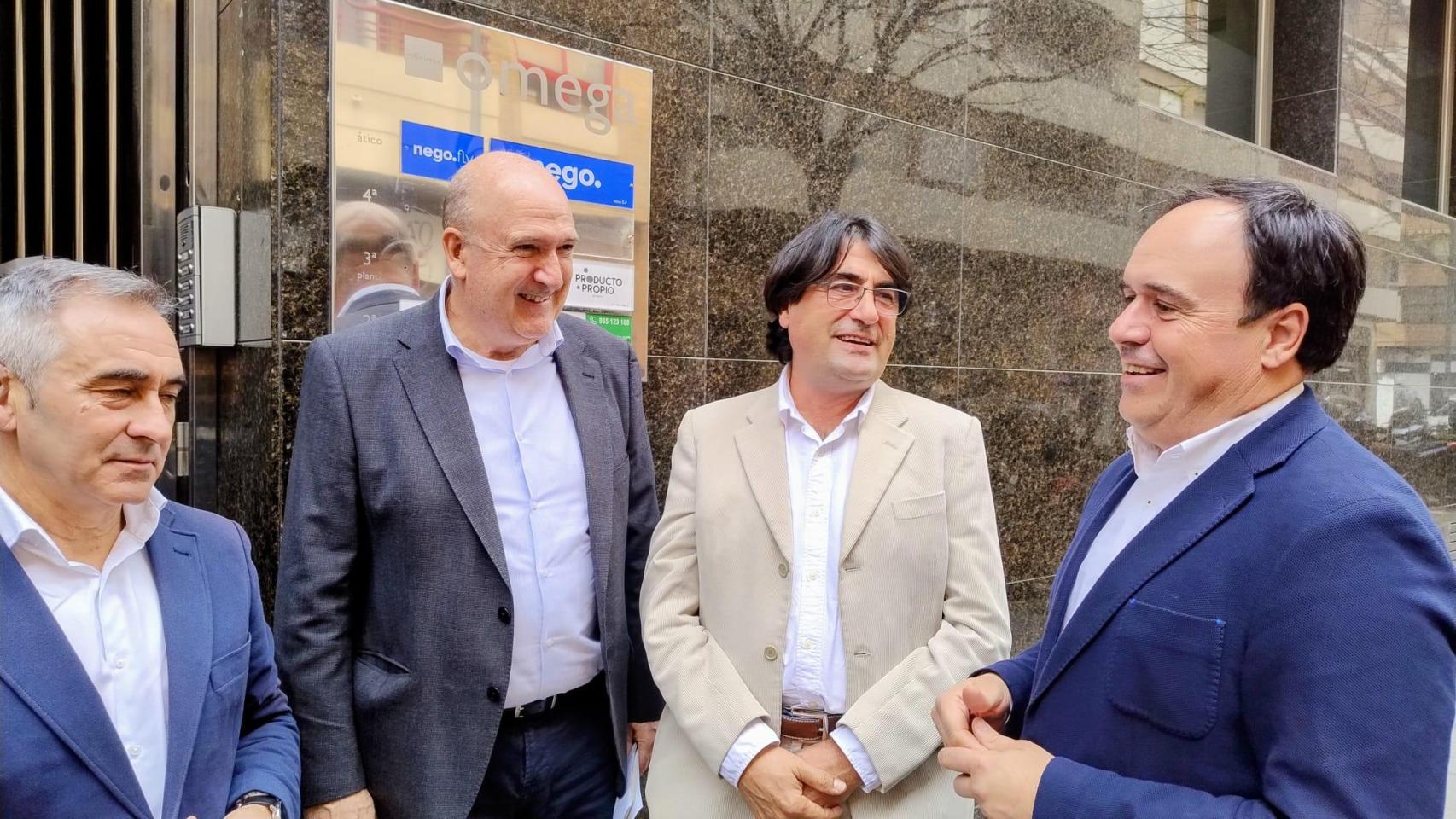 Pérez Llorca acusa a Sánchez de sabotear la agricultura alicantina mientras financia infraestructuras en Marruecos