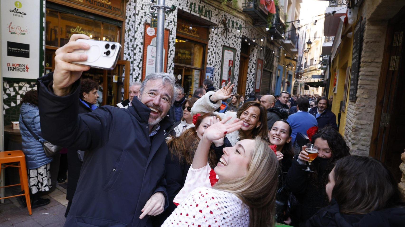Abren expediente sancionador a Azcón por pedir el voto en la jornada de reflexión: podrían multarle con más de 900 euros