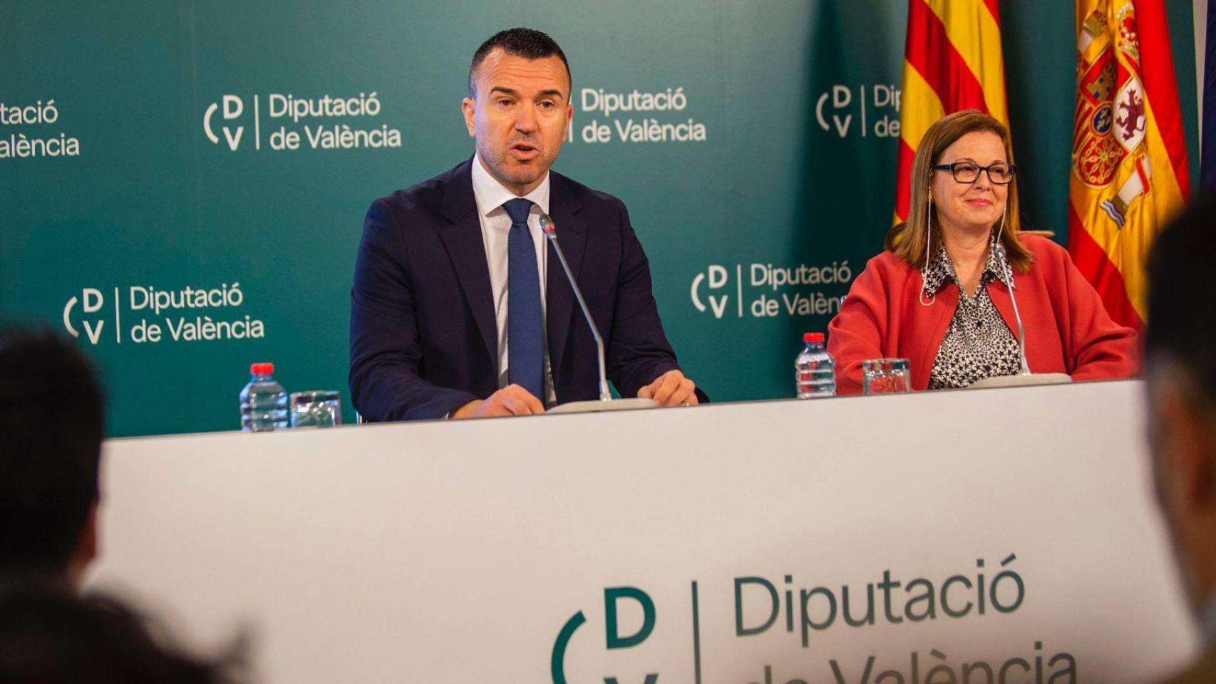 La Diputación de Valencia justifica la reorganización de la plantilla de funcionarios: "¡Basta ya de trajes a medida!"
