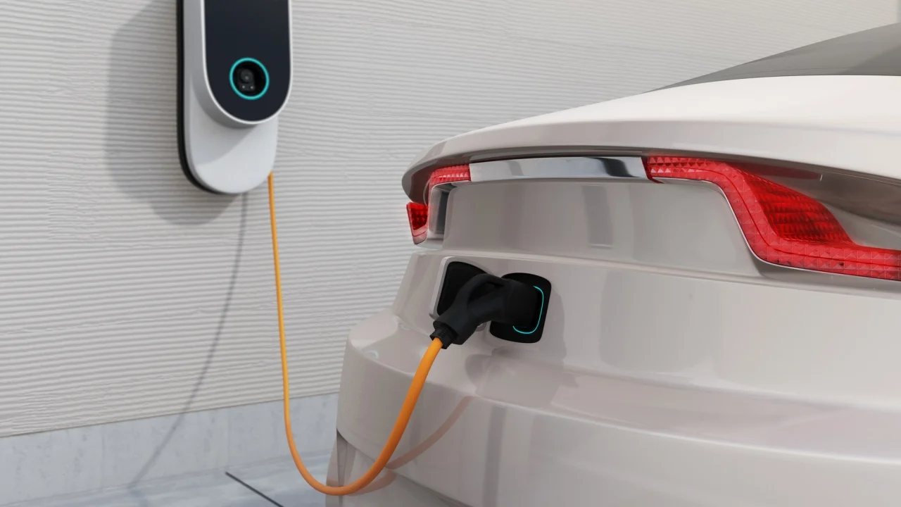 ¿Cargar el coche por menos de 1 euro? Así se consigue optimizando tu instalación de carga doméstica