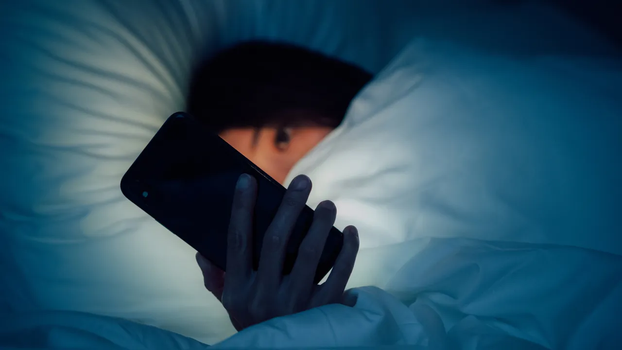 Ser una persona noctámbula puede dañar a tu corazón, afirma la ciencia