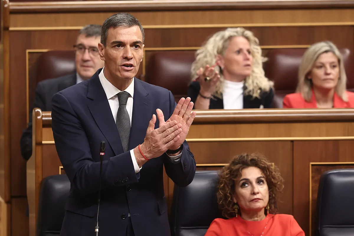 El drama de Adamuz y el caos del ferrocarril español no encajan en el relato de Sánchez
