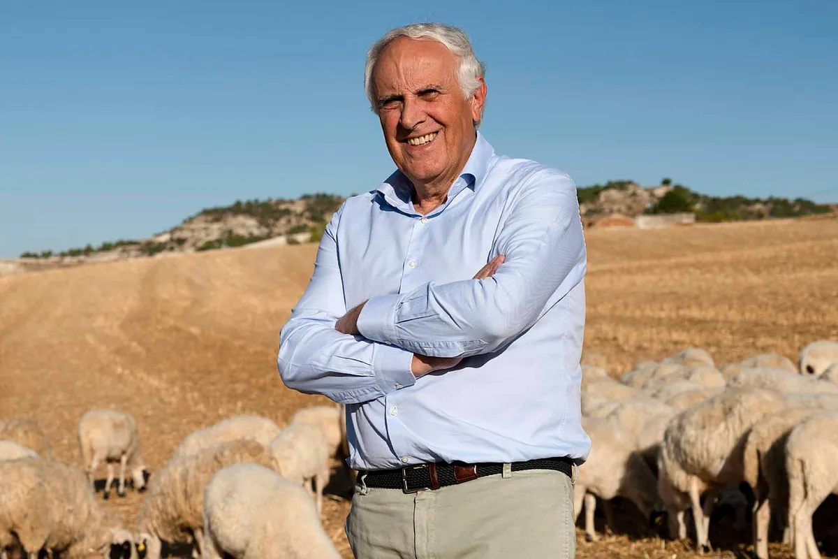 El directivo que tiene a 8.000 ganaderos y agricultores como jefes