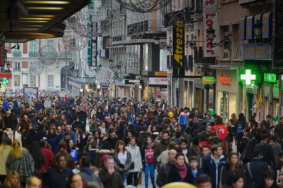 España supera los 49,5 millones de habitantes en 2025 hasta un nuevo récord histórico por el impulso de la inmigración