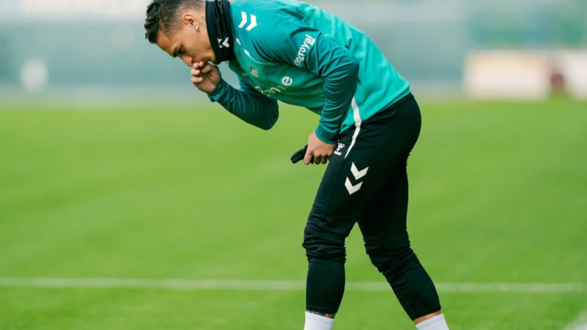 Antony vuelve al grupo en un entrenamiento con seis ausencias