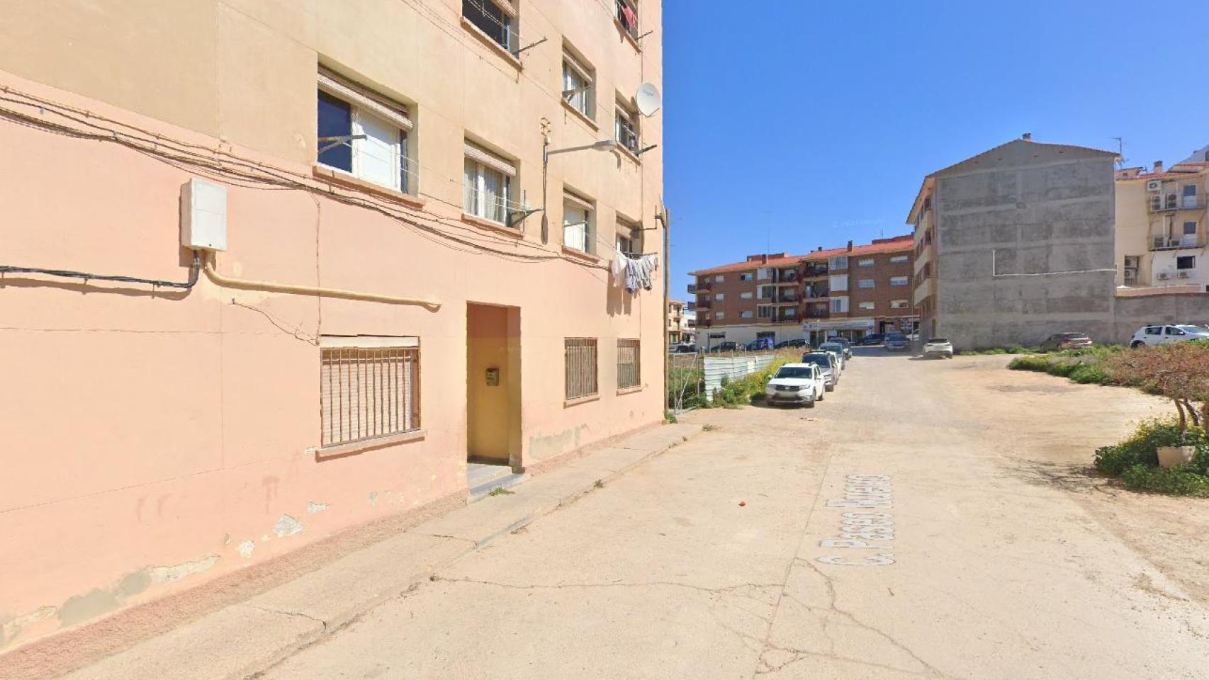 Desalojan un edificio en Caspe con 60 personas, 23 de ellas menores, por riesgo de derrumbe