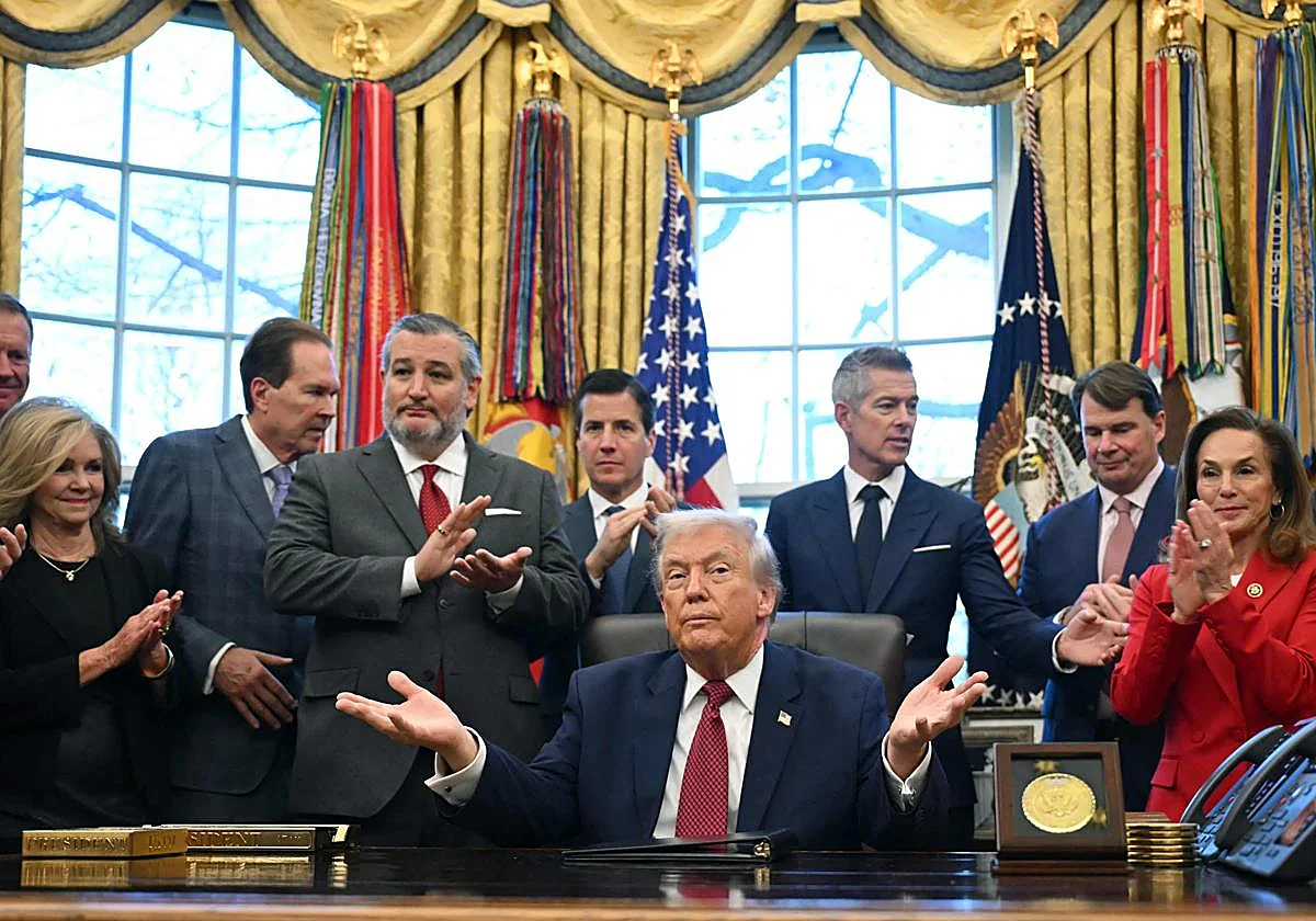 Trump revierte las políticas climáticas de EE UU para beneficiar a la automoción