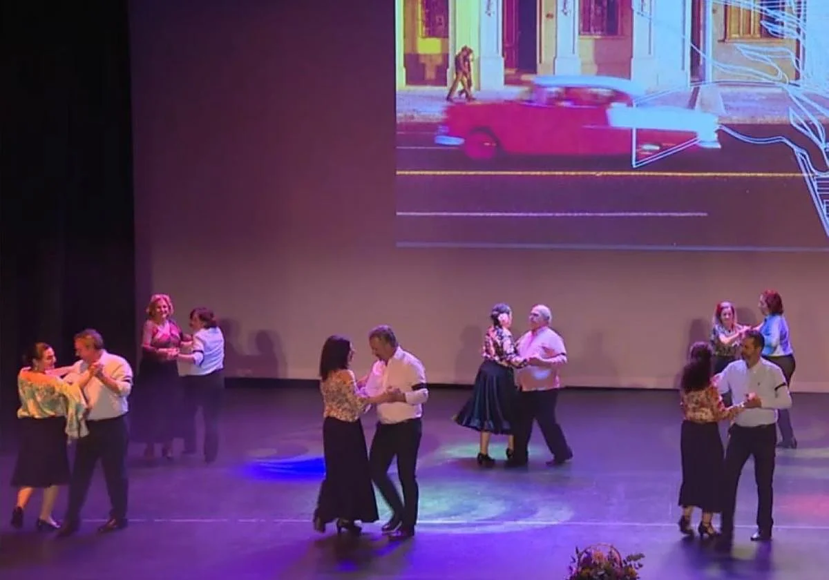 Fuengirola gets ready to tango during municipal dance show