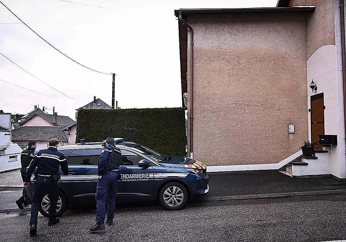 Macabro hallazgo en Francia: detenida una mujer tras encontrar los cadáveres de dos bebés en un congelador